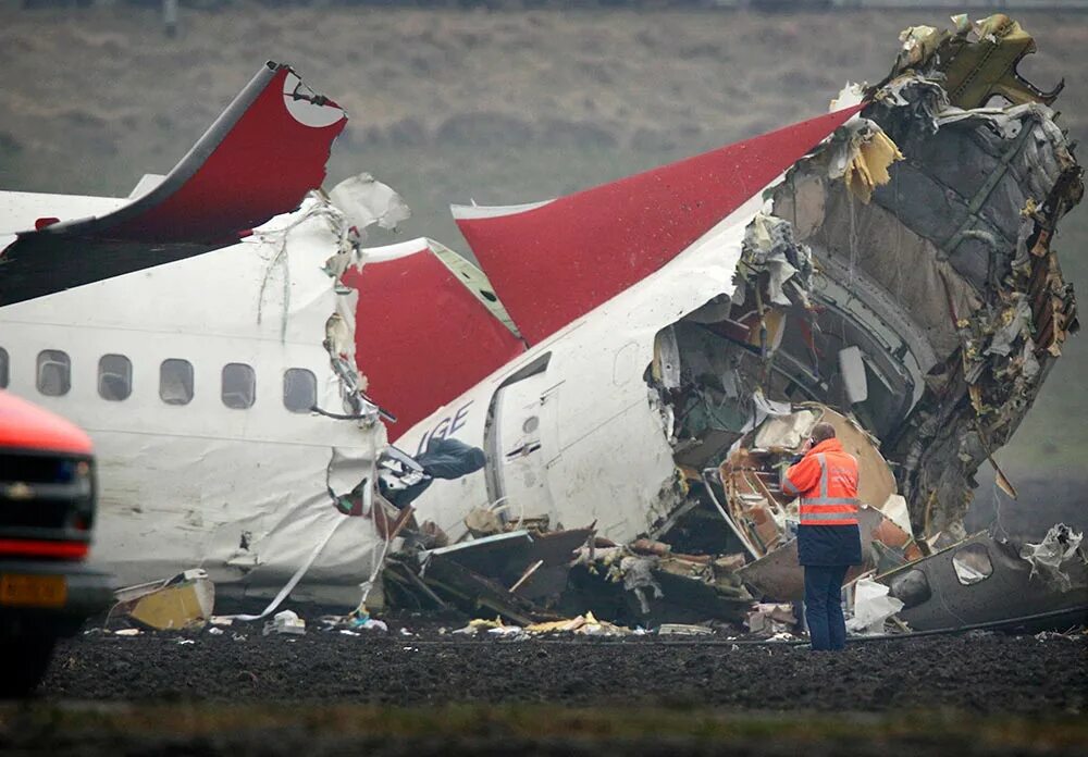 Авиакатастроф 9. Боинг 737 Turkish Airlines катастрофа. Авиакатастрофа Амстердам 747. Боинг 737 авиакатастрофа.