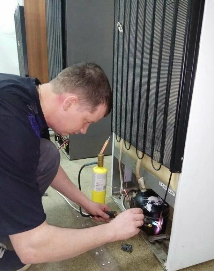 ремонт холодильников в самаре на дому. починка холодильника. бытовой техники холодильник. ремонт холодильников в самаре на дому. мастер по ремонту холодильников.