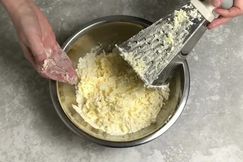 Тереть масло