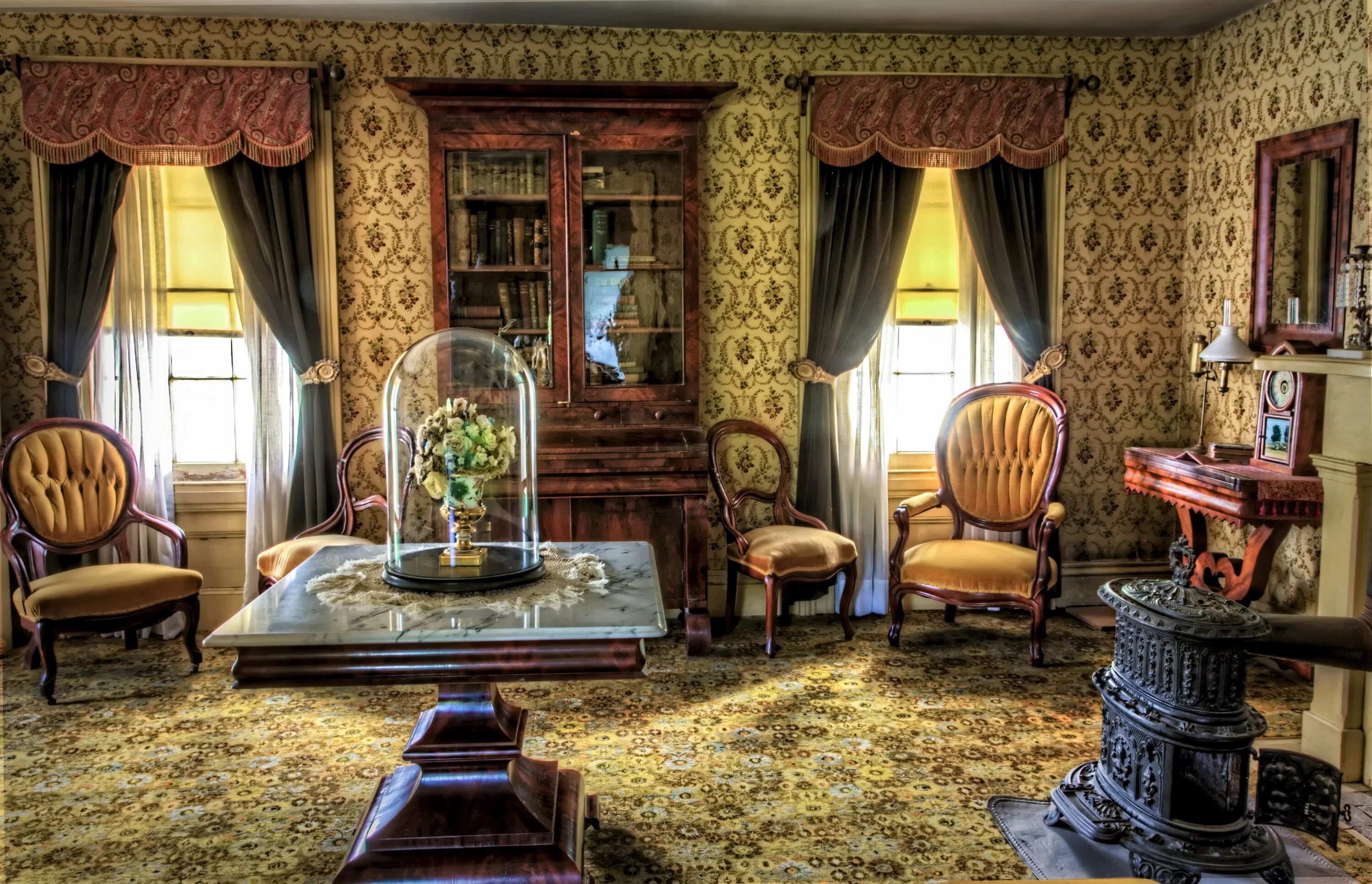 Old living room. Викторианская эпоха в Англии интерьер. Эдвардианская эпоха в Англии интерьер. Викторианский стиль в интерьере 19 век. Викторианский стиль в интерьере 19 век Англия.