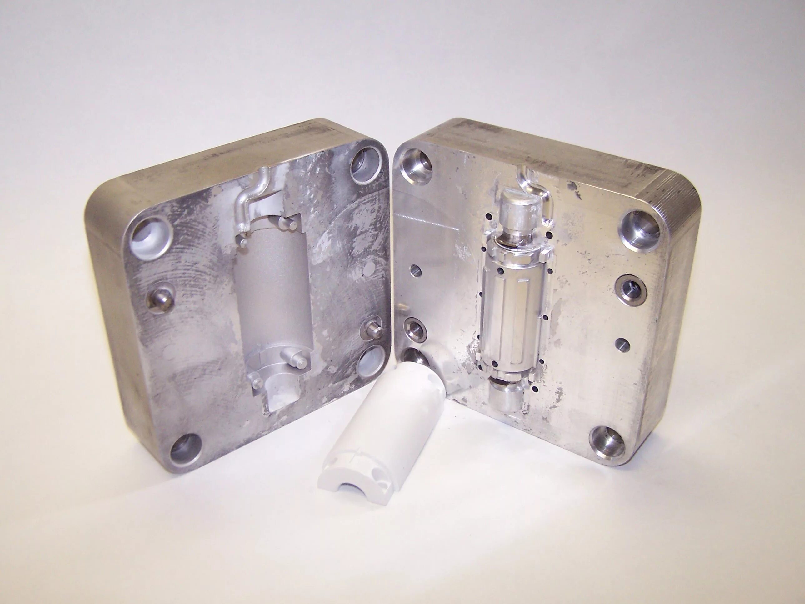 Soft tooling. Soft tooling. Press mould прессформа st. Peltzman injection mold pim. Пластиковое литье в домашних условиях.