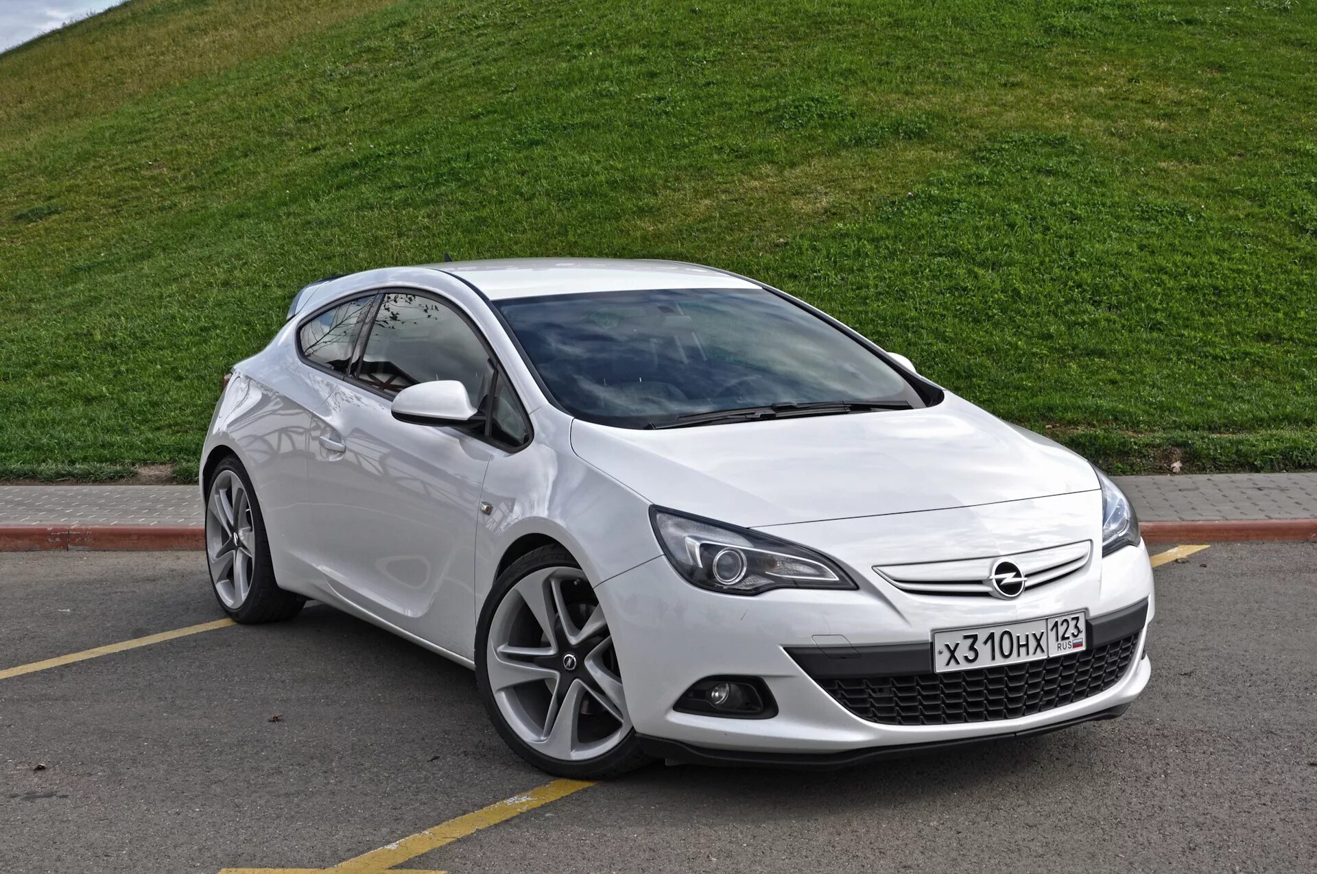 Opel Astra GTC. Opel Astra j GTC. Opel Astra GTC 2023. Opel Astra j GTC белый. Купить опель в ростовской области