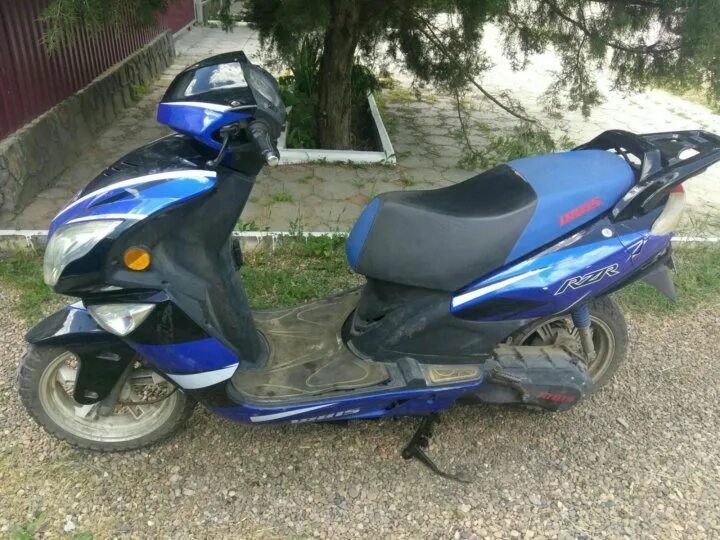 200 кубовый скутер. Kymco. 200 кубовый скутер. Китайский макси скутер 150 кубов. Макси скутер 125 кубов.