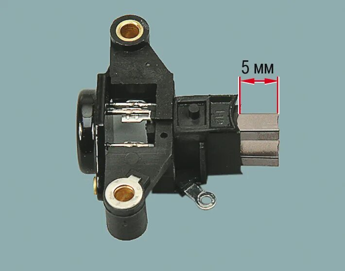 Щетки с регулятором напряжения ВАЗ 2110. Щётки на гинератор ВАЗ 2114. Регулятор напряжения генератора генератора ВАЗ 2115. Щетки с регулятором напряжения ВАЗ 2114. Щетки генератора 2115