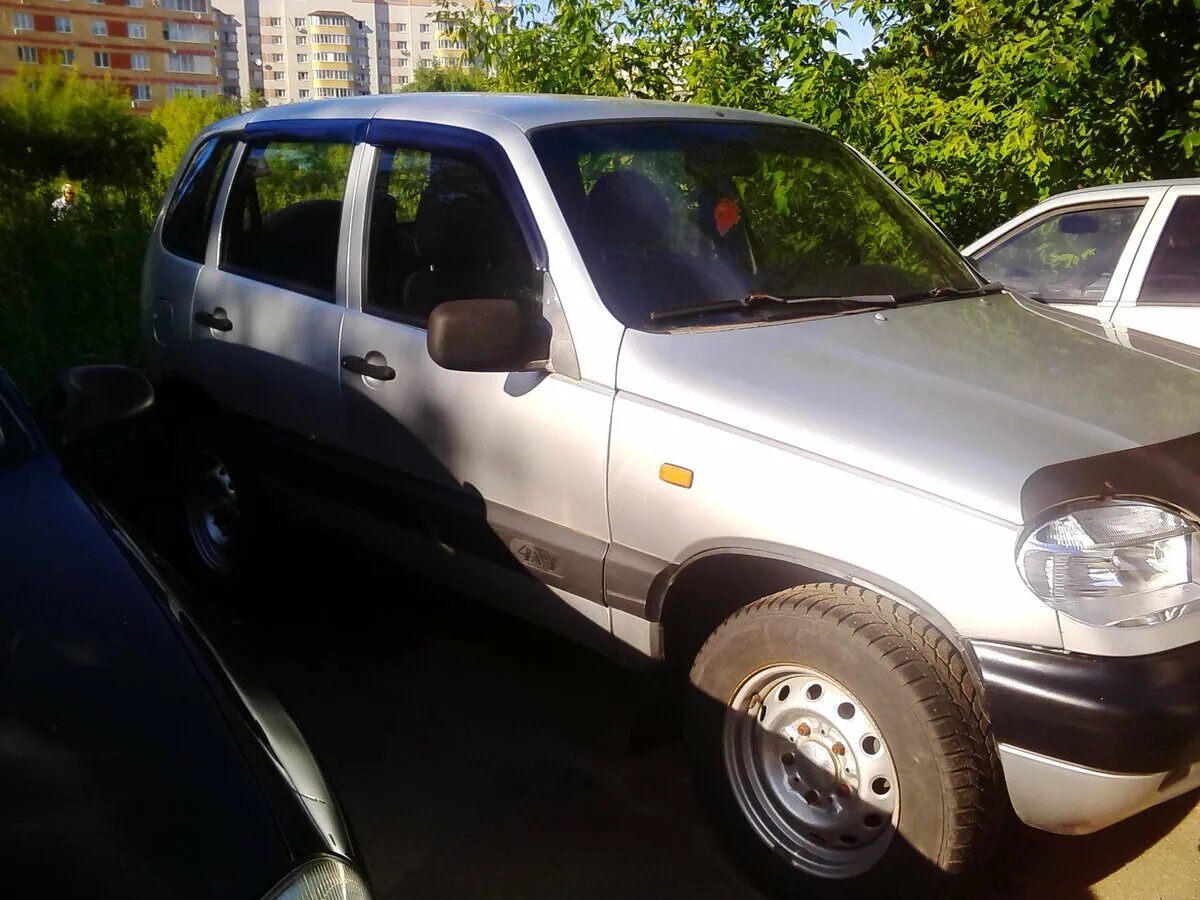 Куплю автомобиль башкортостан. Нива Шевроле 2005г. Chevrolet Niva 2005. Шевроле Нива 2005 года в Санчурске. Шевроле Нива 2005 для выжигания.