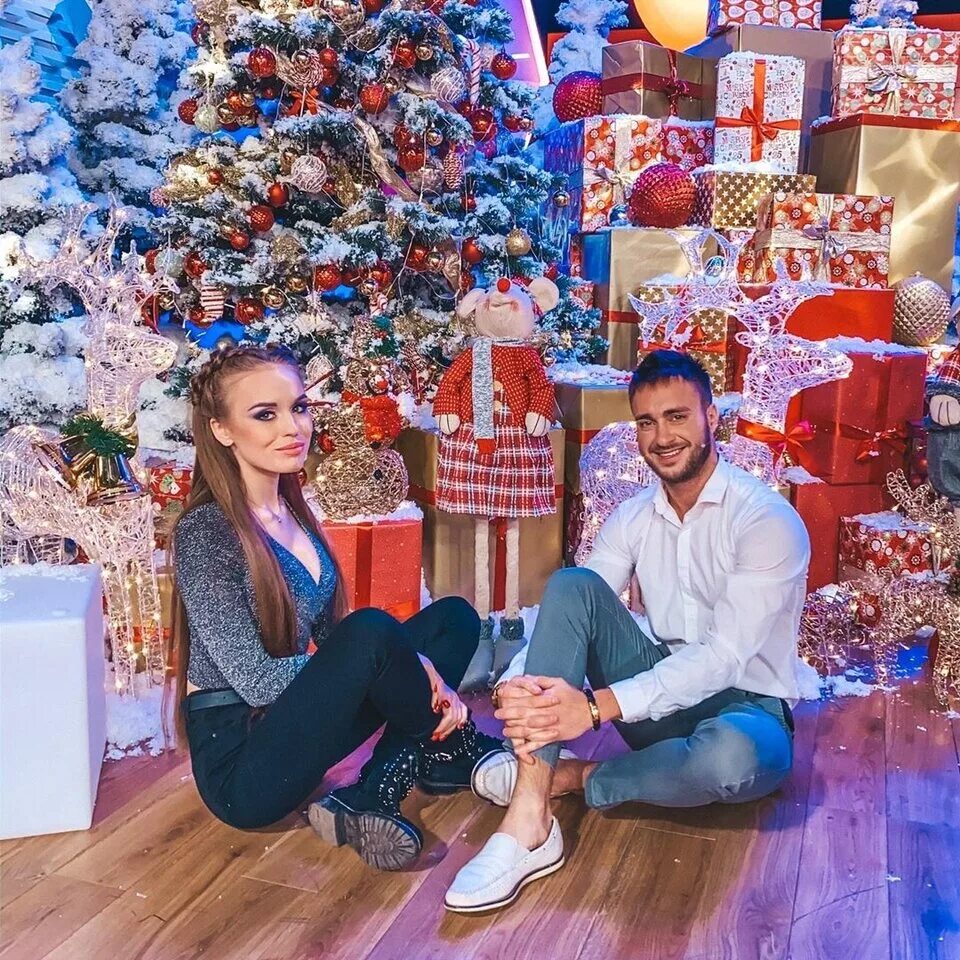 Пары дома 2. Дом 2 2020 год. Ирина пингвинова и дмитрий чайков. Сахнов даниил и строкова. Дом 2 2020 год.