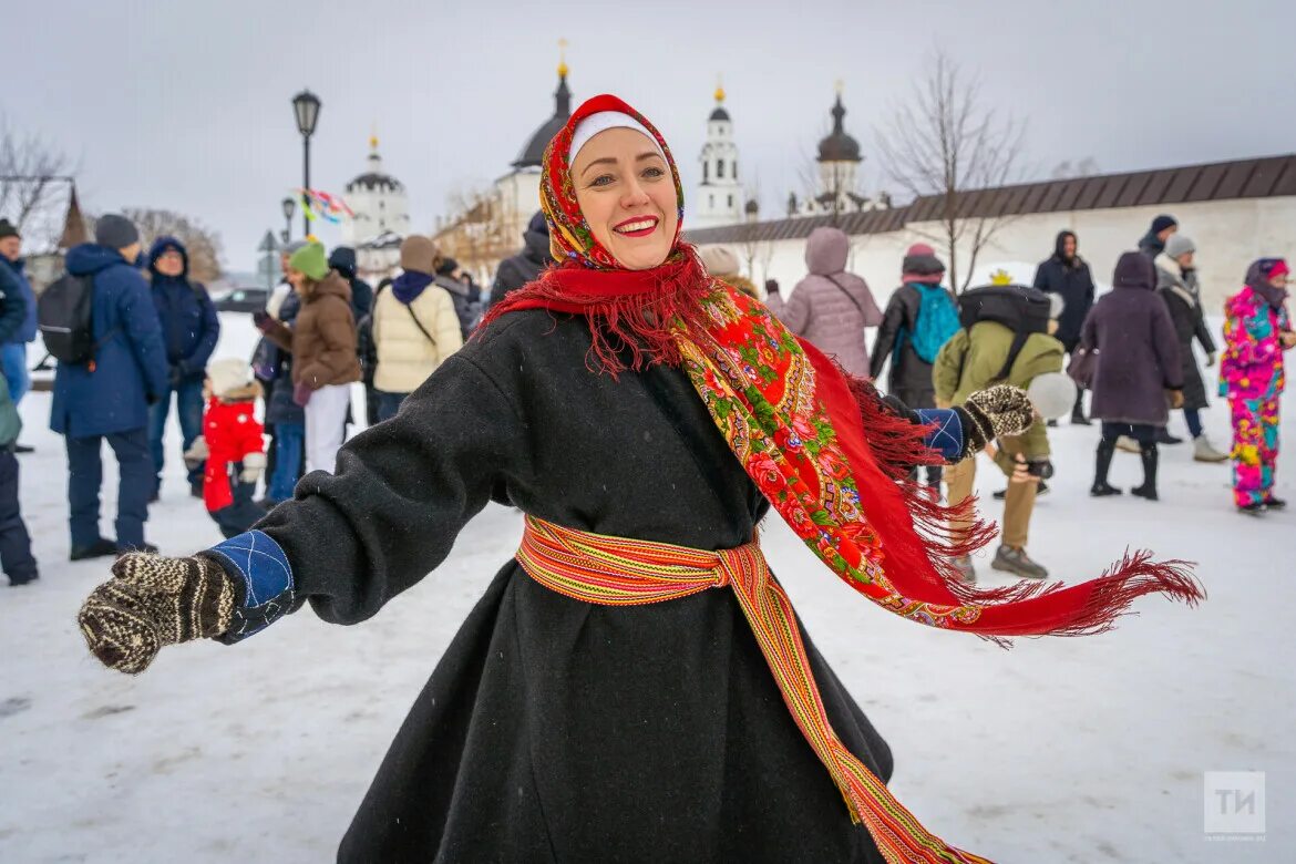 Масленица фотосессия. Шествие на Масленицу. Яркий наряд на Масленицу. Татарская Масленица. Масленица в усть качке 2024