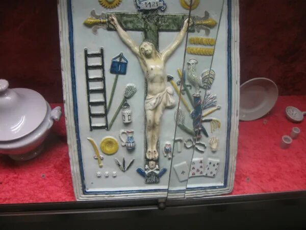 христос в темнице с орудиями страстей. крест копье. икона спас в темнице. орудия страстей крест. орудия страстей господних.