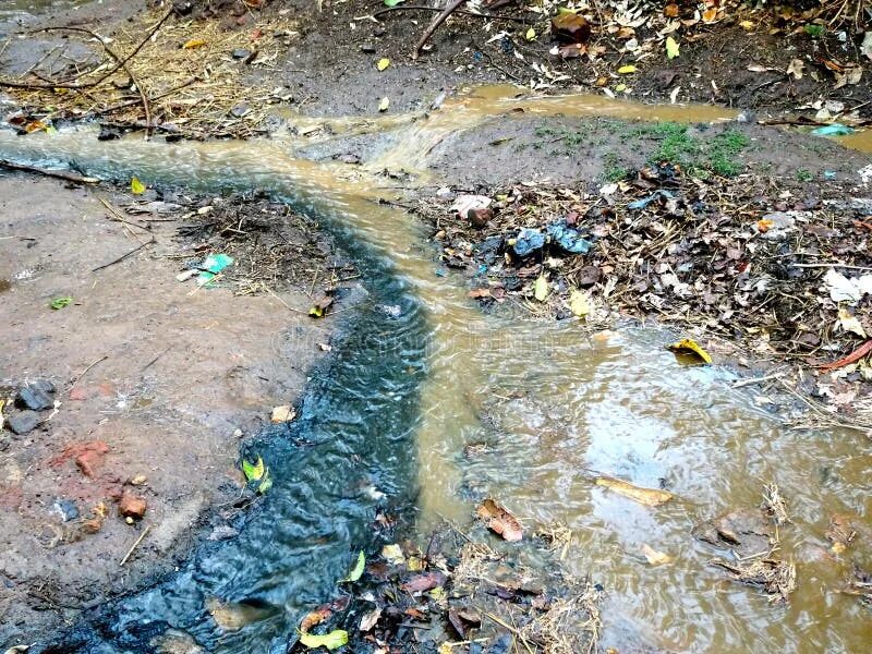 Грязная почва. Почвенные воды грязные. Сток воды в почве. Сточные воды Амхерст. Через баритовую воду пропускали