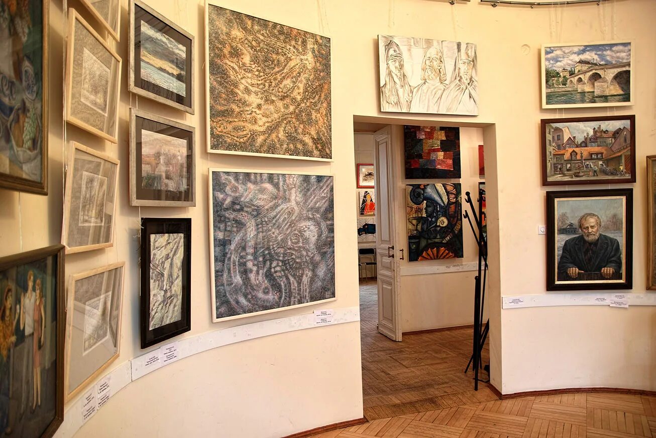 Московский союз художников секция монументальной живописи. Старосадский переулок выставочный зал. Выставочный зал мсх. Старосадский переулок 5 московский союз художников россии. Выставочные залы мсх кузнецкий мост 20.