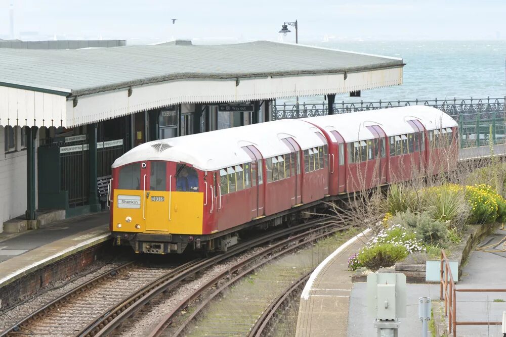 Br class 483. Isle of Trains. Island line Trains class 483. Island line class 484. Unique lines