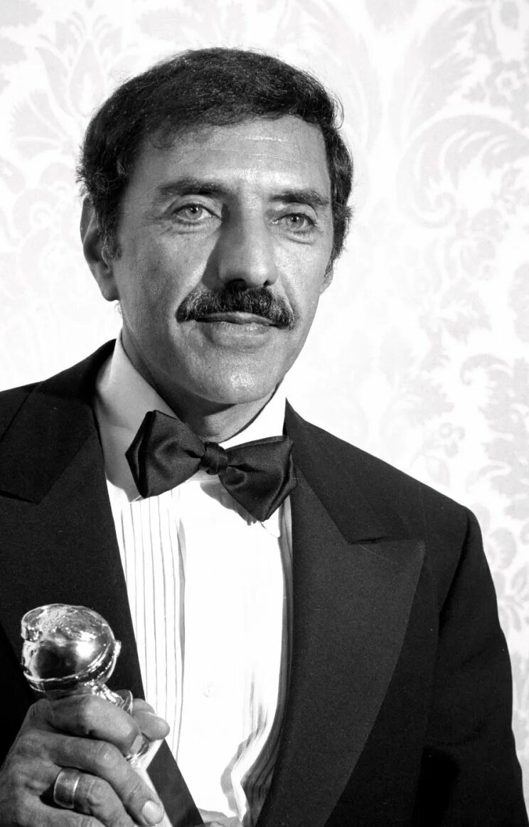 Уильям питер блэтти. William Peter Blatty. Уильям Питер. Блэтти. Уильям Питер Блэтти съемки.