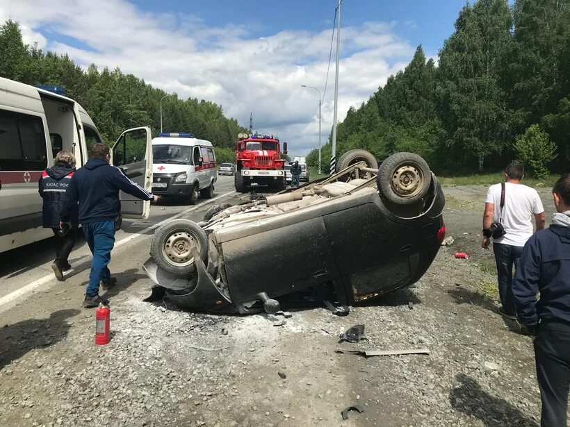 Томск московский тракт сбили девушку. Авария на московском тракте тюмень сегодня. Дтп на московском трасе вчера. Авария екатеринбург тюмень. Авария в тюмени на московском тракте вчера.