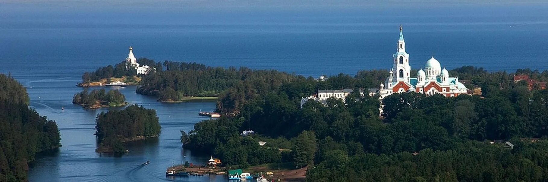 Валаамская улица. Валаамский монастырь Валаам. Остров Валаам на Ладожском озере. Валаамский монастырь Ладожское озеро. Валаамский архипелаг Ладожское озеро.