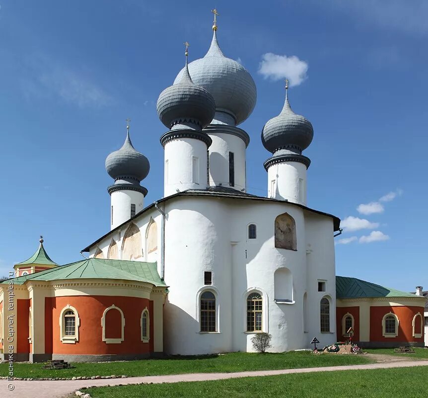 Тихвинский Богородичный Успенский монастырь. Успенская Церковь в Тихвине.
