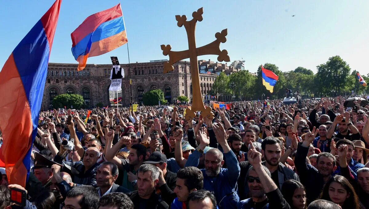 В 2024 будет революция. Бархатная революция в Армении. Революция в Армении 2018. Бархатная революция в Армении 2018. Никол Пашинян бархатная революция.