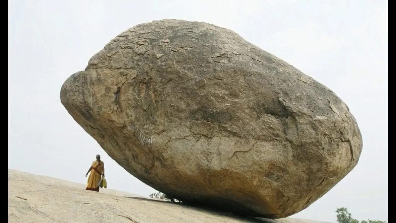 Камень Кришны в Махабалипурам. Валун «большой камень» Кутишкинский. Масляный шар Кришны. Камень Куммакиви. В виде громадного