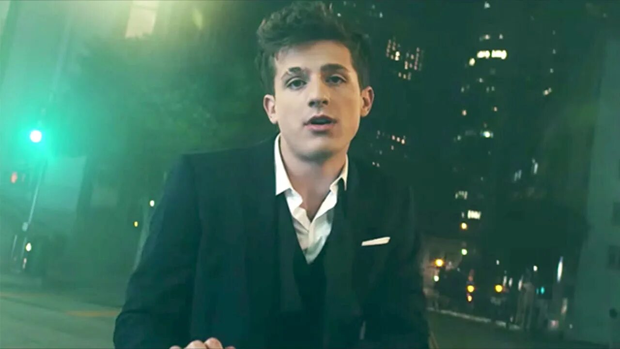 Long charlie. Charlie Puth 2022. Charlie Puth 2023. Чарли пут сбоку. Charlie Puth прически.