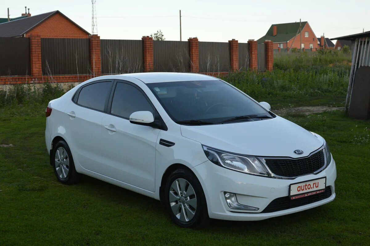 Киа рио седан серебристый. Kia cee d 2012. Kia ceed 2012. Kia rio 2014 white. Авито кия.