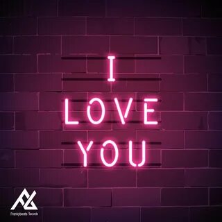Надпись love me