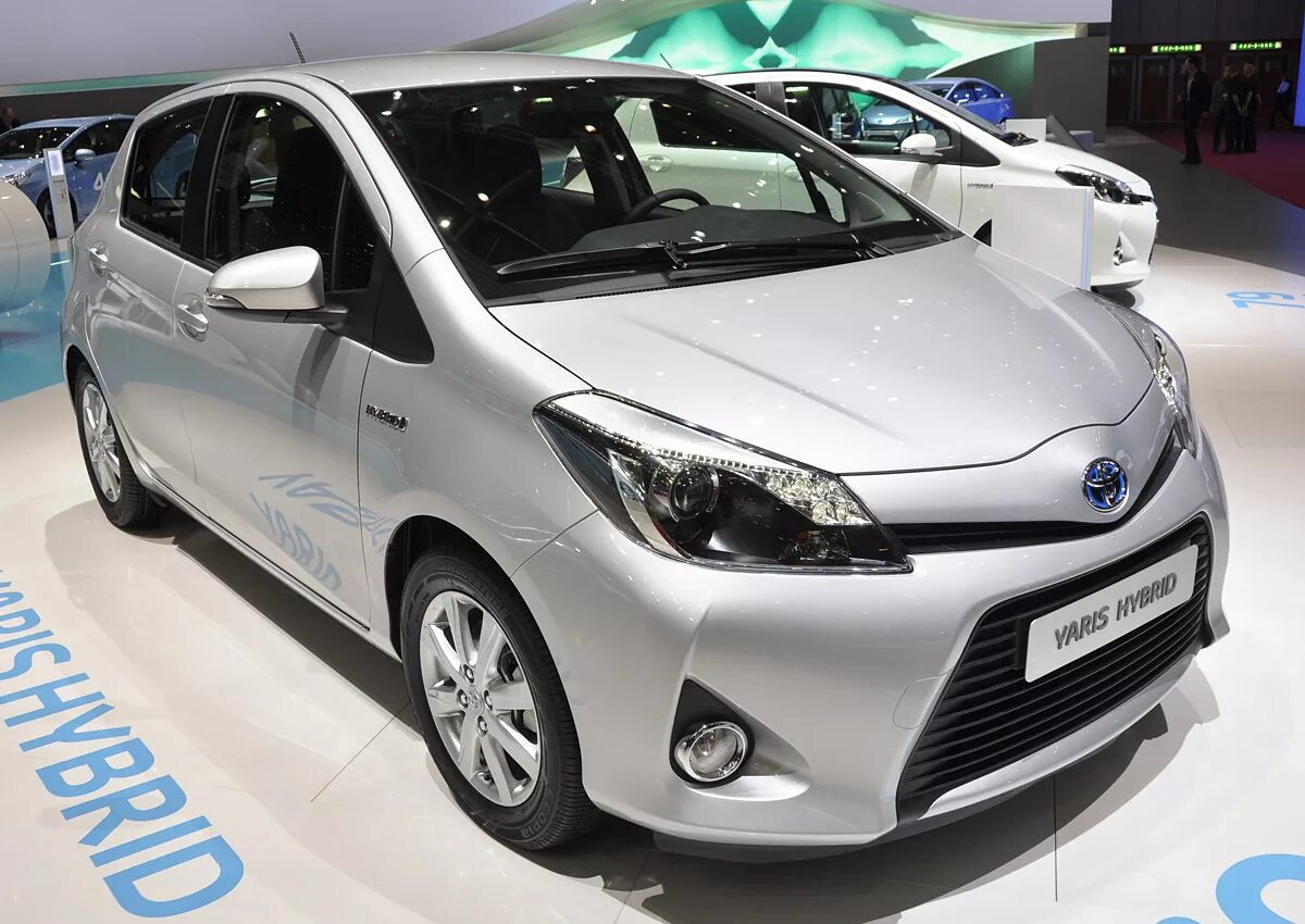 Можно ли привезти гибрид. Toyota hybrid. тойота ярис электромобиль. тойота гибрид модели 2007.