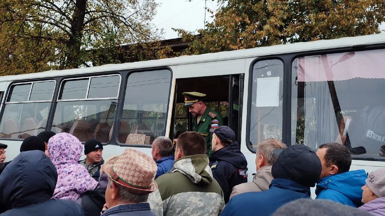 Мобилизация транспорта. Мобилизация Киров 28.09.2022. Мобилизация Киров фото. Бегут из России 2022 мобилизация. Частичная мобилизация после выборов президента 2024