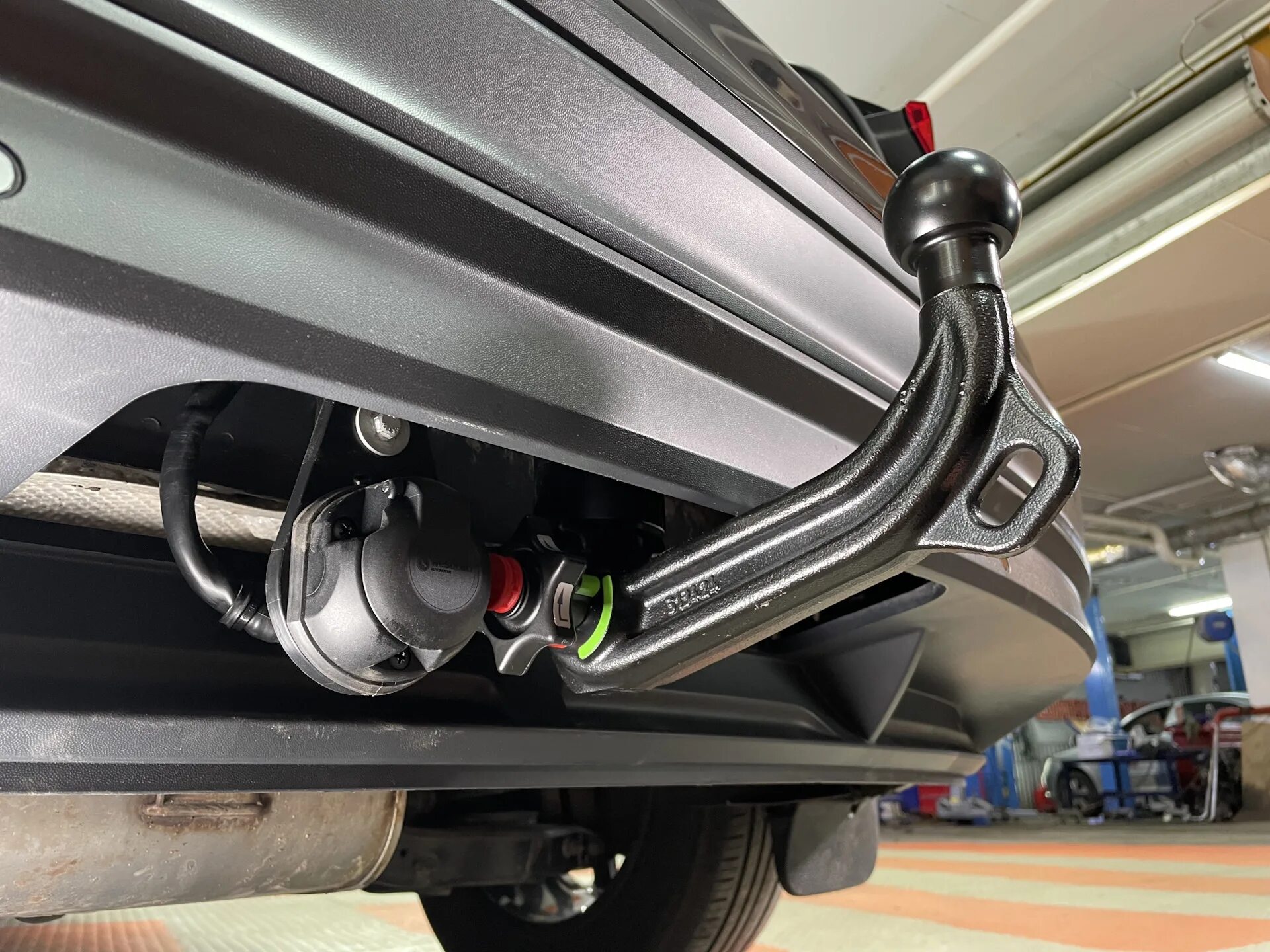 R115a leader plus. Установка фаркопа 2018. Фаркоп forester sg5. Фаркоп (тсу) r115-a. Фаркоп на рено дастер 4х4.