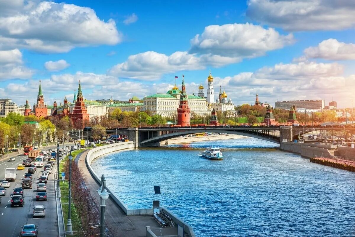 17 40 по москве. Кремль Москва. Москва река летом. Москва река Кремль. Вид на Москву реку.