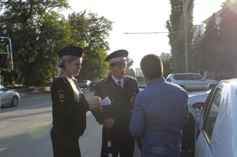 Гаи сальск. Сотрудники ГИБДД Сальск. Сотрудники ДПС Сальск. День ГИБДД Волгоград.