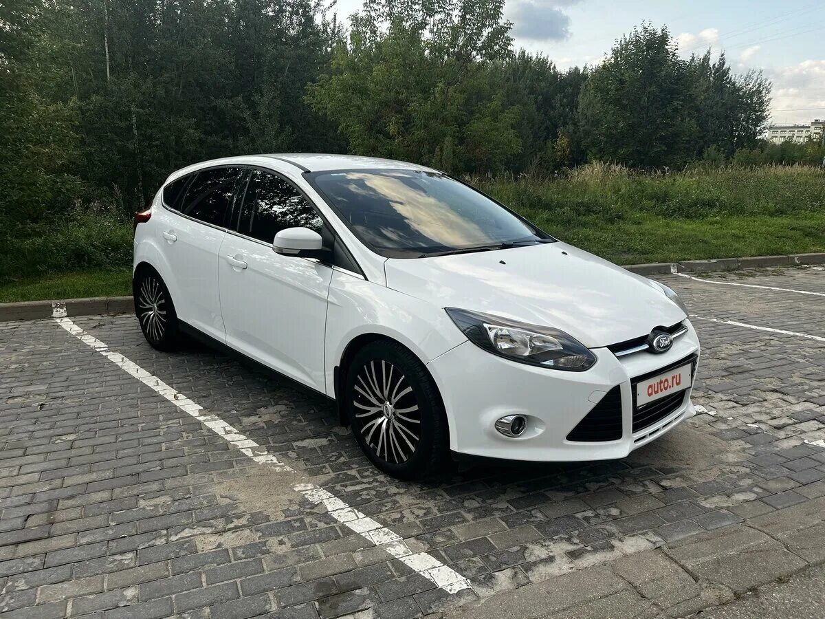 Форд фокус 3 белого цвета. Фокус 3 белый. Ford focus 3 седан белый. Форд фокус 3 седан белый. Ford focus 2012 седан белый.