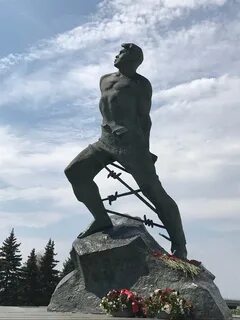 Памятник мусы джалиля