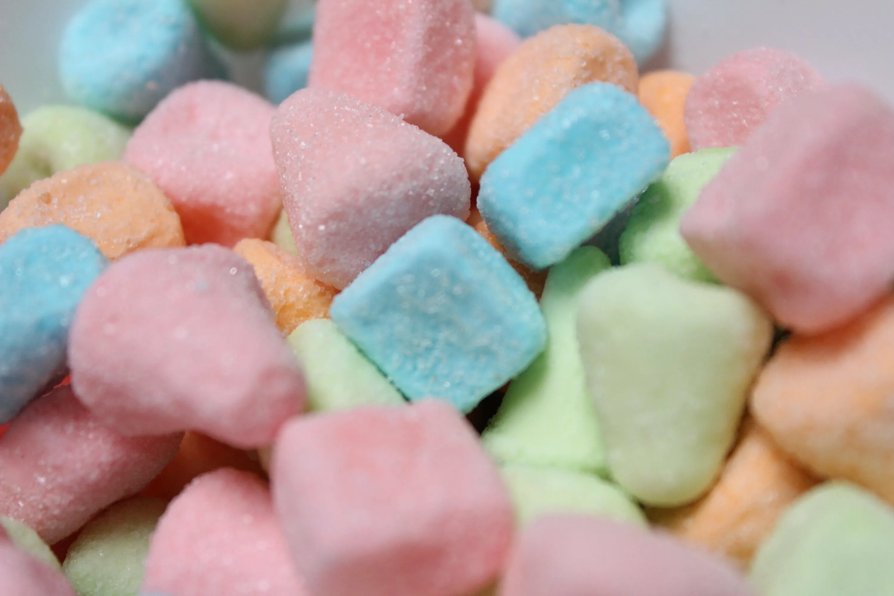 конфеты из сахарной пудры. восточная сладость парварда. парварда конфеты мятные. карамель парварда. восточные конфеты парварда.