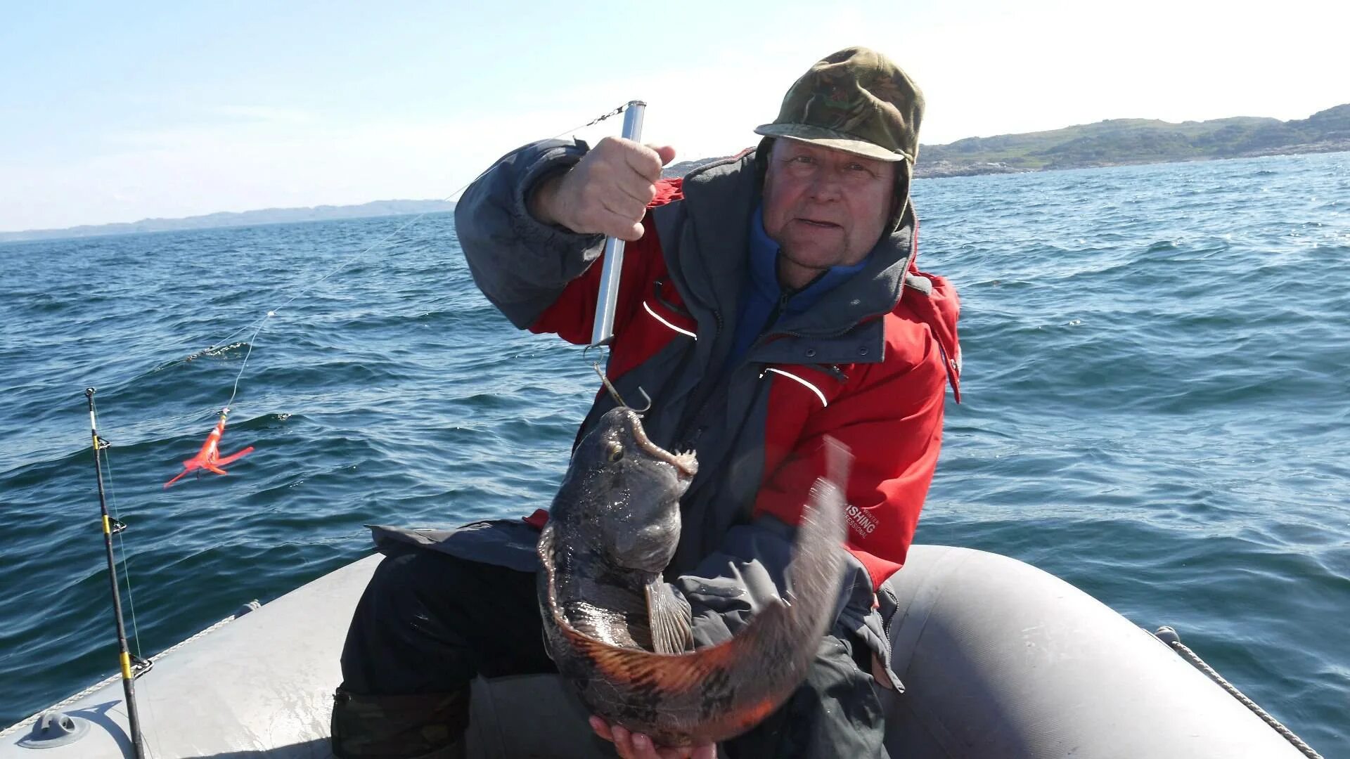 Баренцево море. Морская рыбалка треска. Морская рыбалка в Баренцевом море. Рыбалка на треску в Баренцевом море. Зубатка Баренцево море.