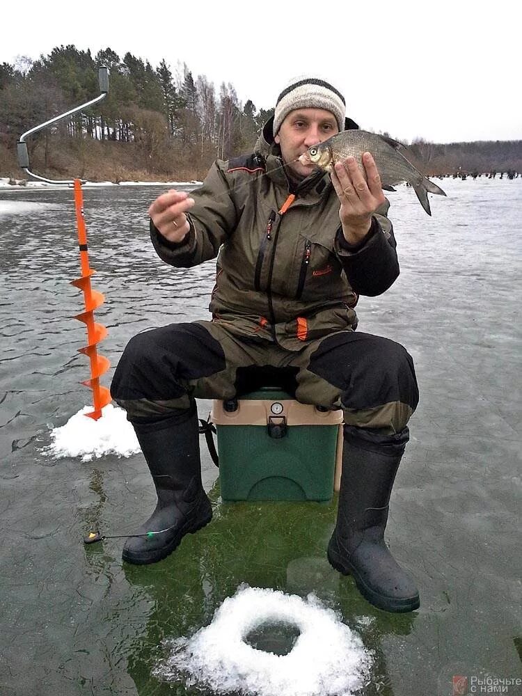 Часто ловлю на. Зимняя рыбалка. Зимний Рыбак. Фотосессия зимней рыбалки. Рыбаки на рыбалке зимой.