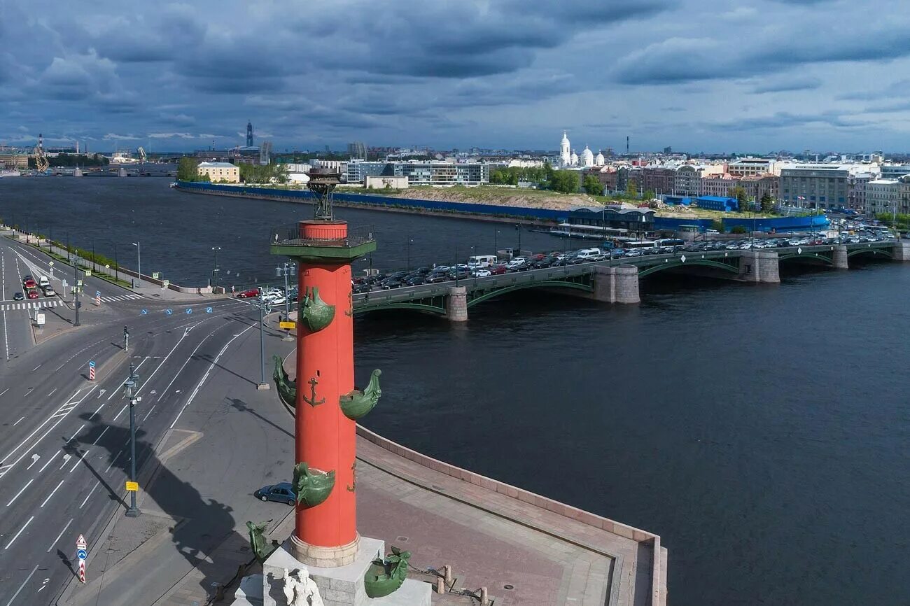 Биржевой мост в Санкт-Петербурге. Васильевский остров Санкт-Петербург. Санкт-Петербург Василеостровский мост. Разводной биржевой мост.