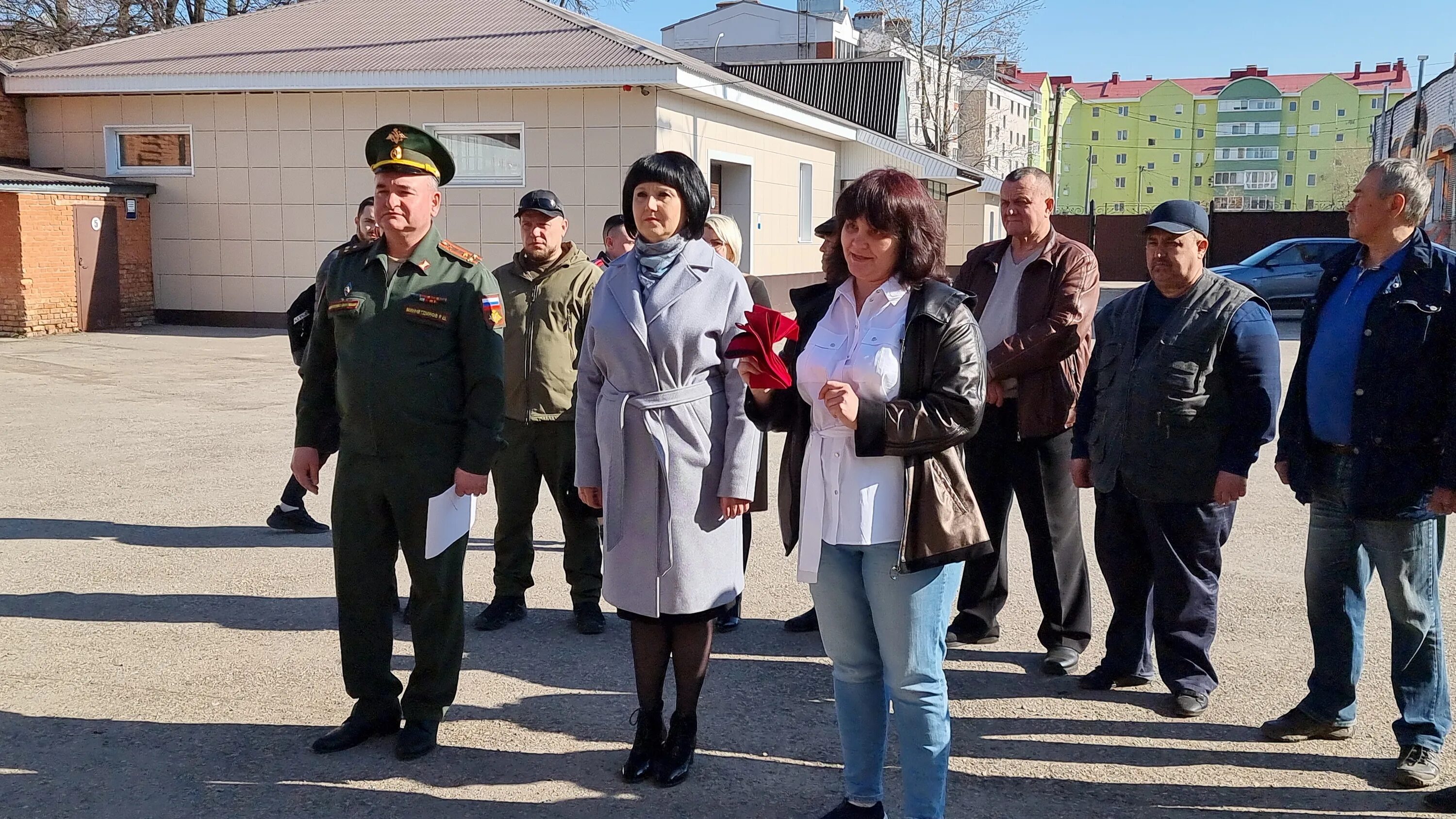 Погода в бугульме. Мой район добрые соседи наш двор подольская. В бугульме магазин военных. Мэр бугульмы закиров. Без формата бугульма.