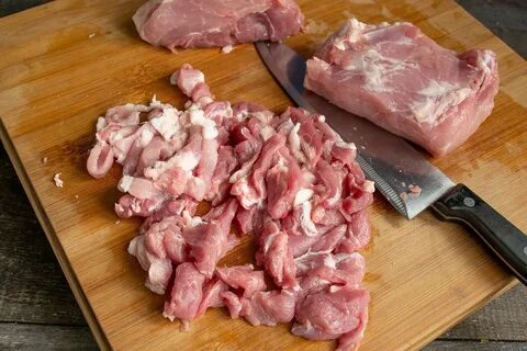 Как нарезать мясо свинины