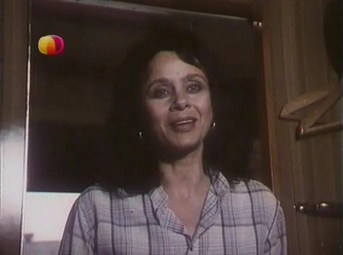 Любовь с привилегиями википедия. Вячеслав тихонов и любовь полищук. Любовь с привилегиями фильм 1989 полищук. Фильм любовь полищук и вячеслав тихонов. Городские подробности, или любовь с привилегиями.