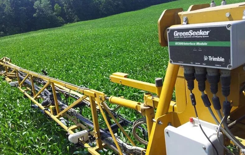 Урожайность внесении удобрений. GREENSEEKER rt200. Система GREENSEEKER rt200. Внесение удобрений. Дифференцированное внесение удобрений точное земледелие.