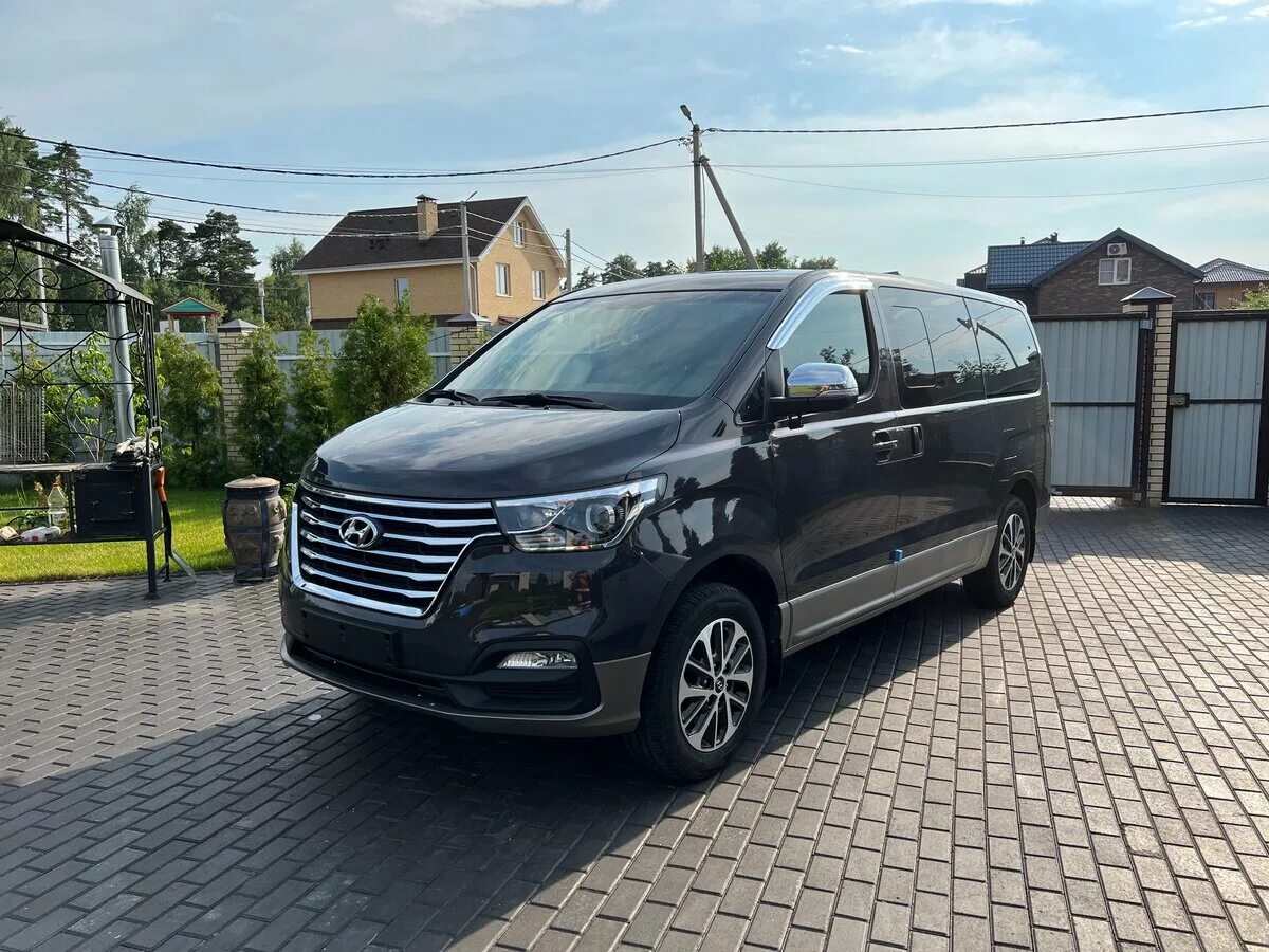 Гранд старекс урбан коричневый. Hyundai grand starex 4 wd 2018. Hyundai grand starex urban exclusive 4wd. Hyundai grand starex urban exclusive 4wd. Hyundai grand starex 2021.