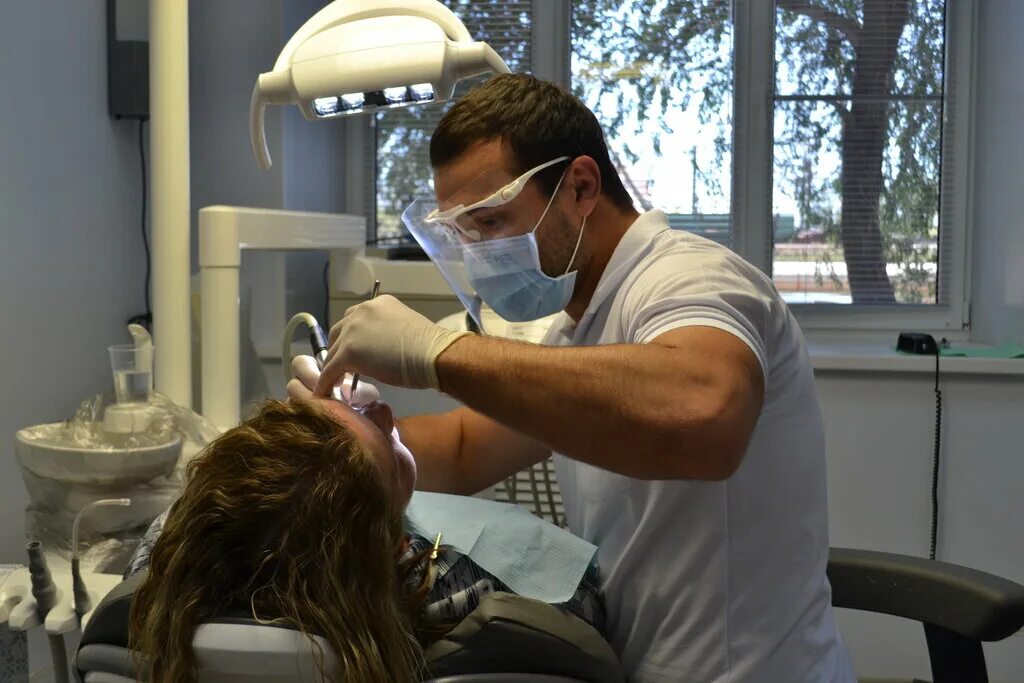 ахмаев расул магомедович. стоматологи астрахани отзывы. астрахань стоматологическая клиника "лазурь-с". стоматологи астрахани отзывы. стоматология коралл астрахань.