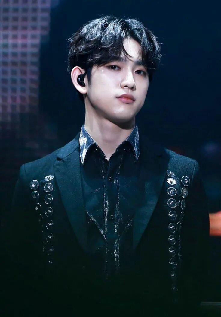 Пак джинен got7. Чинён из got7. Пак джиненом. Got7 джинен 2020. Чинён из got7.