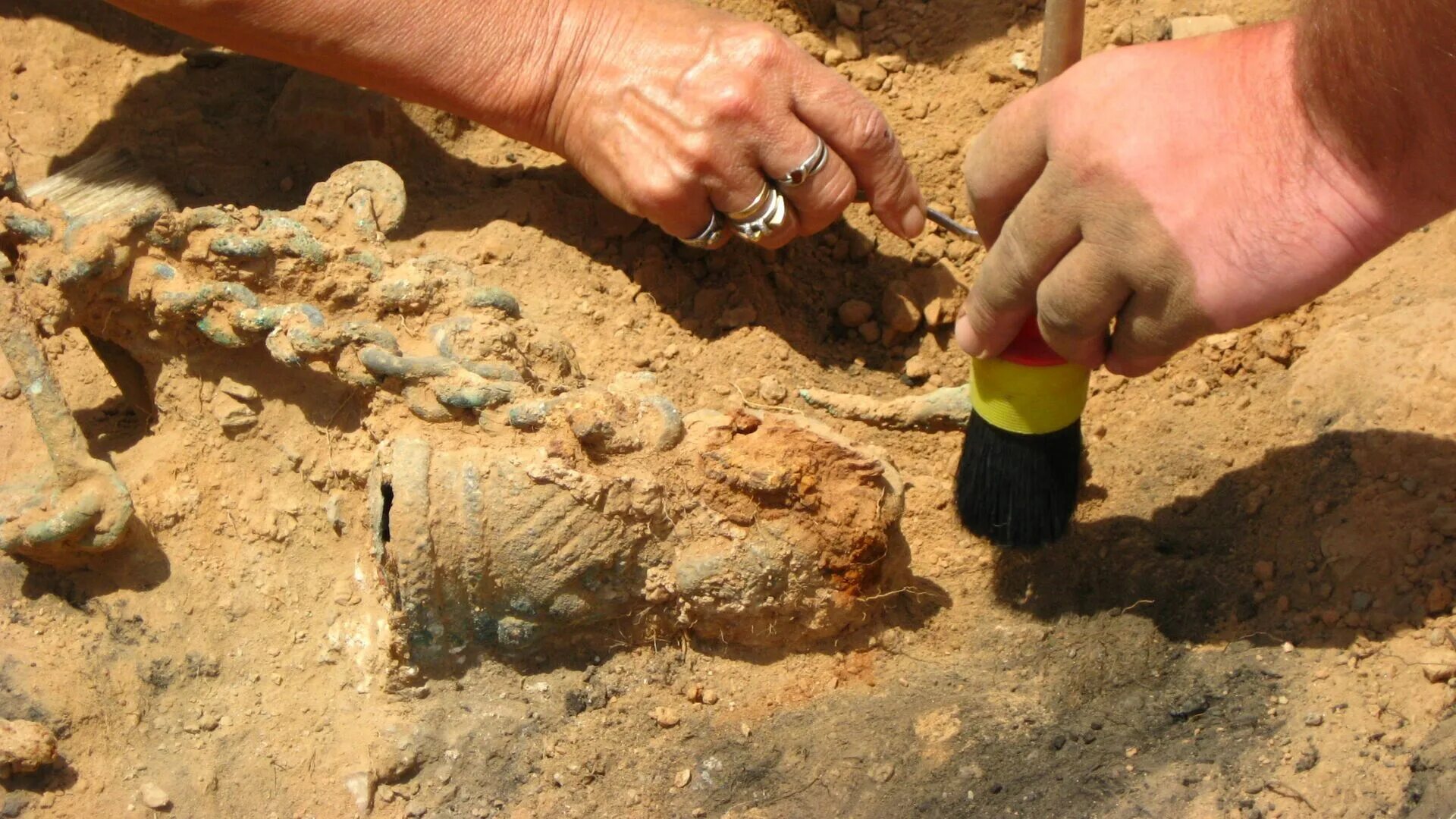 Составить из археолог. Современная археология. Профессия археолог палеонтолог. Составить из археолог. Археологические раскопки.