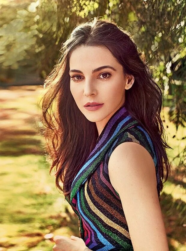 Эм бьютифул. Эмма м певица. Блинкова эмма валерьевна. Эмма эм. Люся абрамовская блогер.