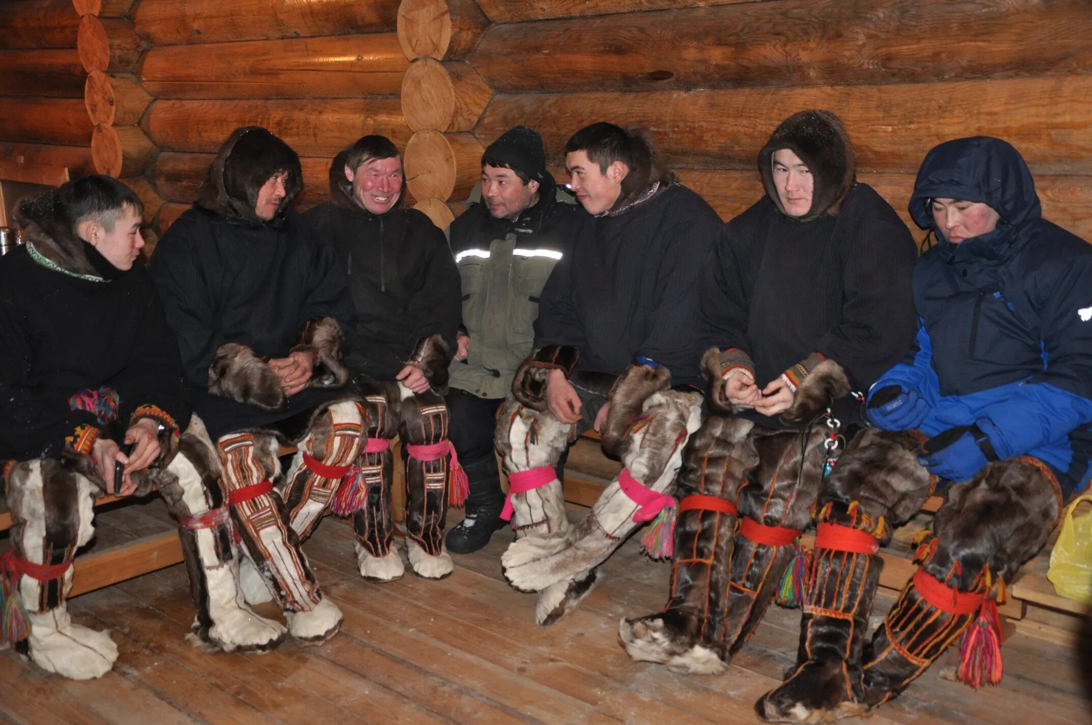 малица в тундре. по делам малочисленных народов севера. ненцы ханты манси чукчи. народы севера ненцы - оленеводы. по делам малочисленных народов севера.