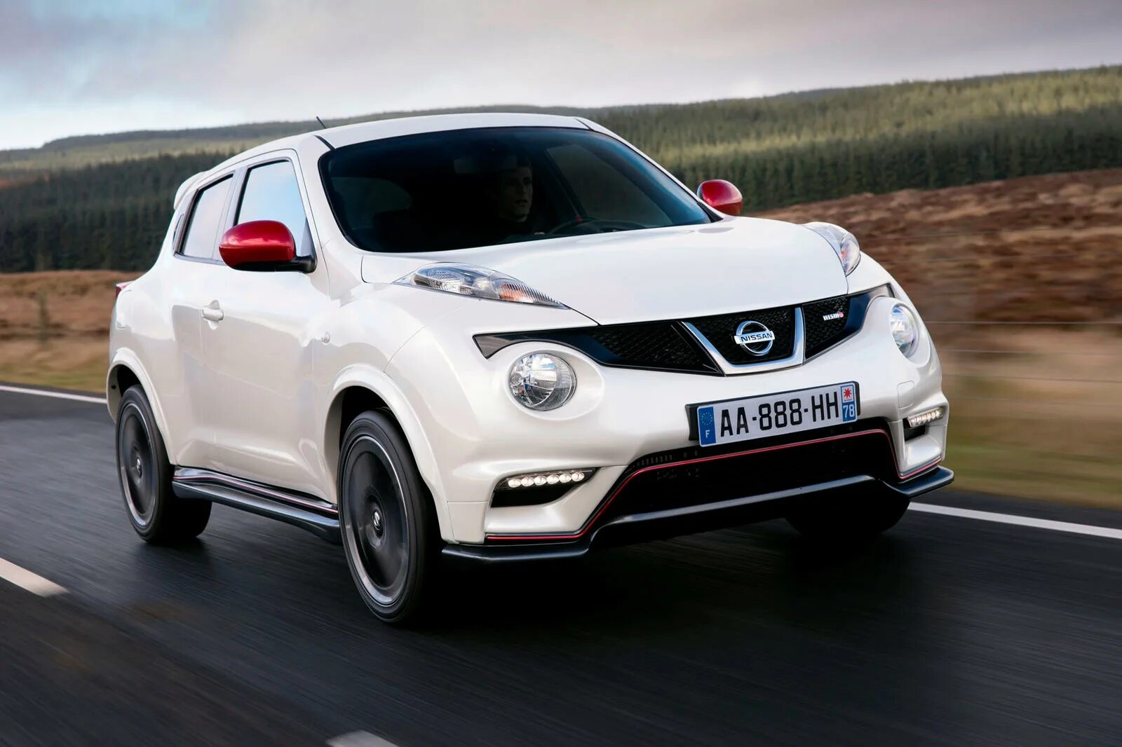 Жук полный привод. Nissan Juke. Nissan Juke Nismo 2013. Nissan Juke Nismo 2014. Ниссан Джук нисмо.