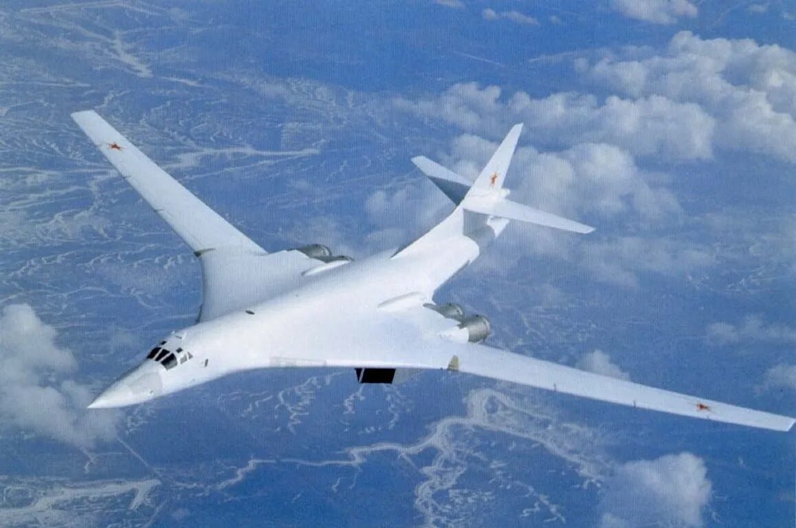 Ту 160 сколько штук. Ту-160 белый лебедь. белый лебедь самолет ту 160. стратегический бомбардировщик россии ту 160. ту-160 сверхзвуковой самолёт.