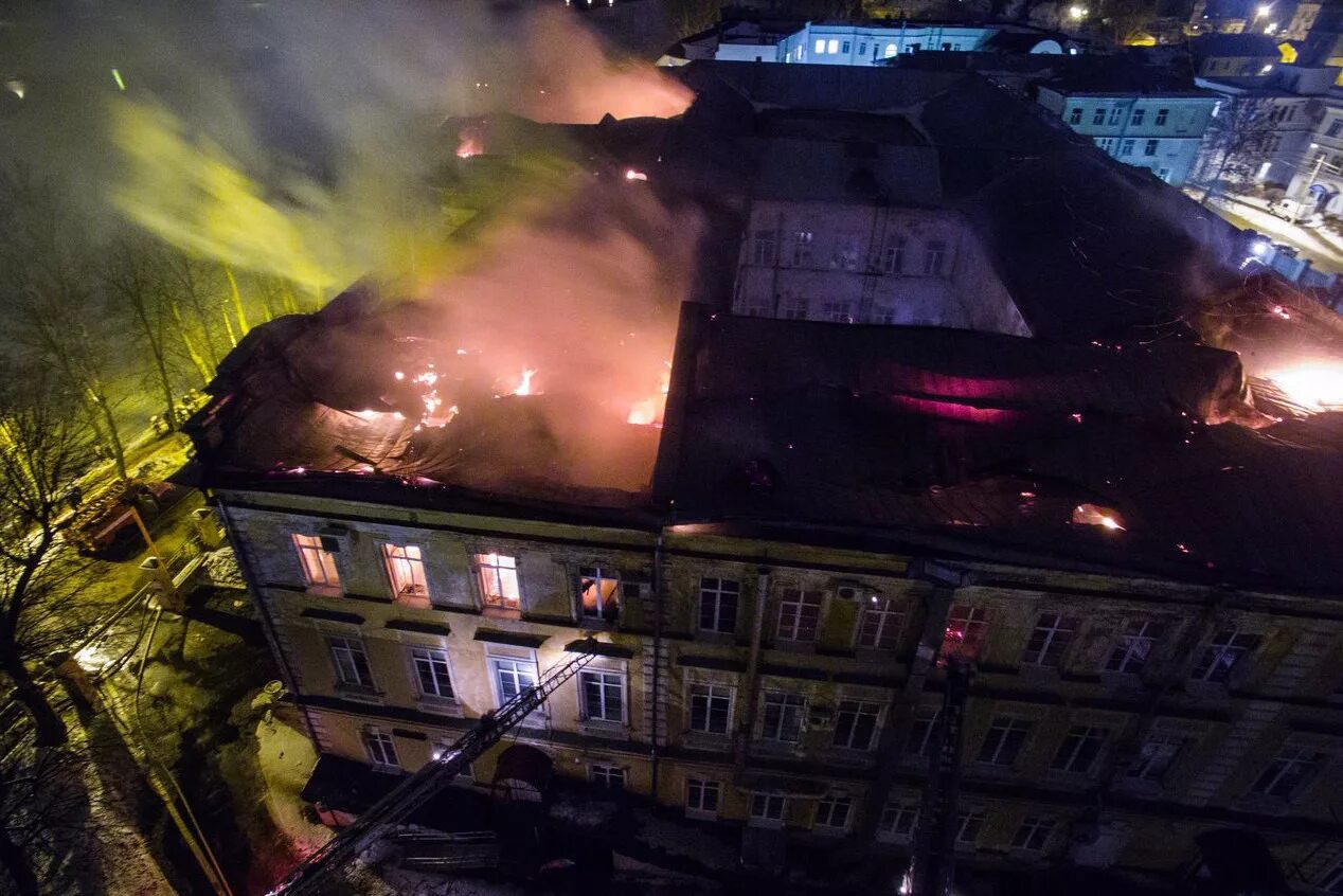 Пожар в ДОКБ Тверь. Пожар в детской областной больнице Тверь. Пожар в Твери в областной больнице. Пожар в Твери в больнице. Пожар в лечебном учреждении