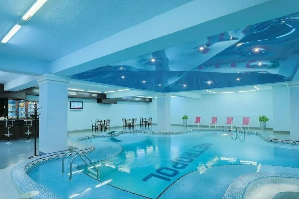 Бассейн метрополь. Метрополь отель ереван. metropol 4 ереван. метрополь ереван бассейн. гостиница метрополь бассейн.