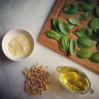 Оливковое масло с кедровыми орешками